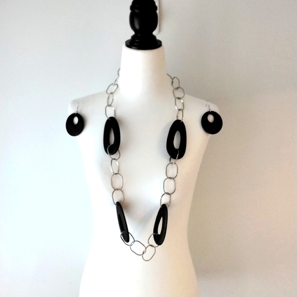 Jewelry - Silver and wood necklace and earrings set
